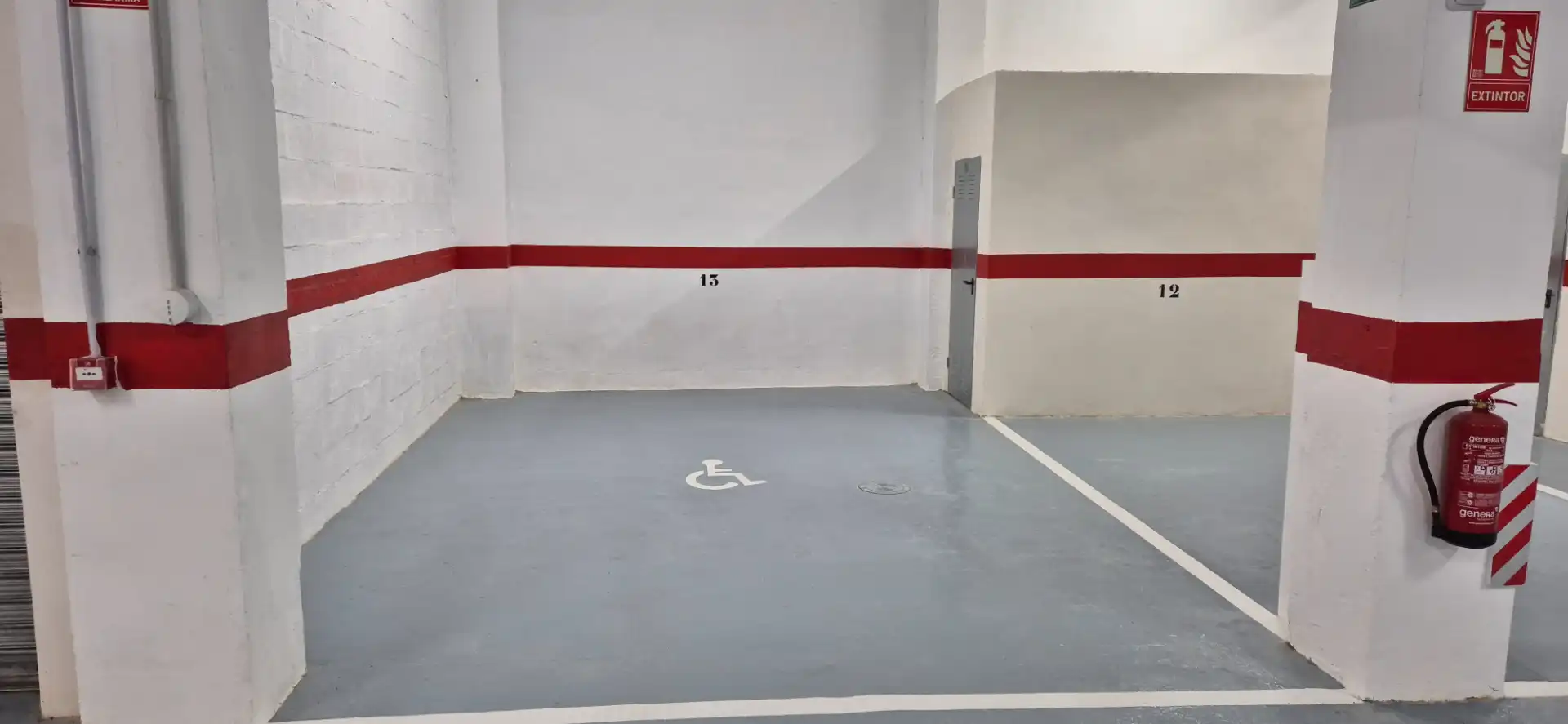 Parking of Garage for rent in Alfafar