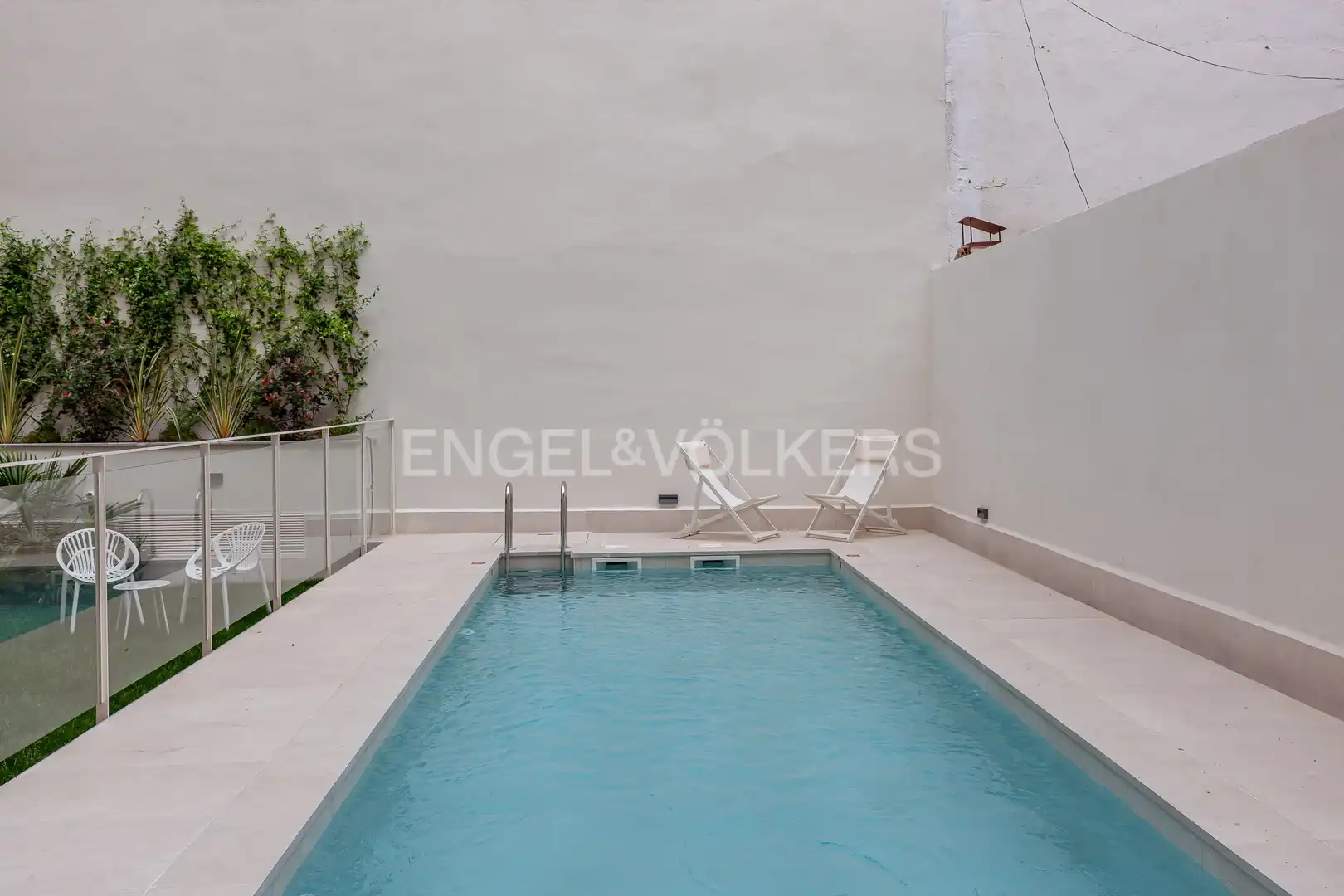 Piscina de Piso de alquiler en Madrid con Aire acondicionado, Calefacción y Jardín privado