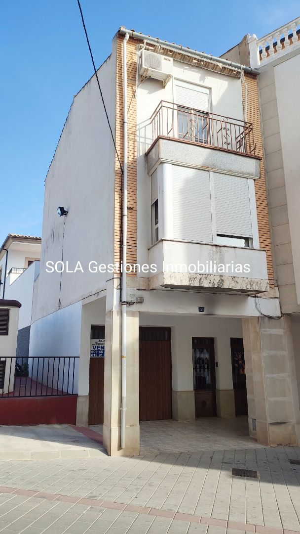 Exterior view of Building for sale in Torreperogil