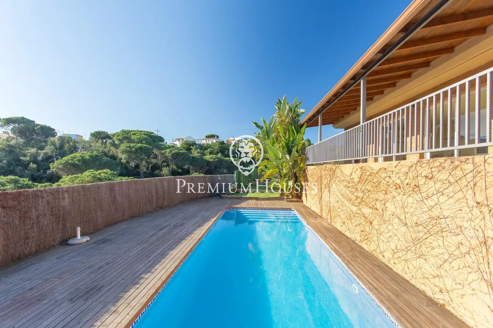 Piscina de Casa o xalet en venda en Arenys de Mar amb Aire condicionat, Calefacció i Jardí privat