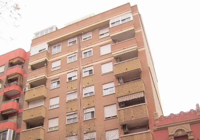 Vista exterior de Garatge en venda en Valencia