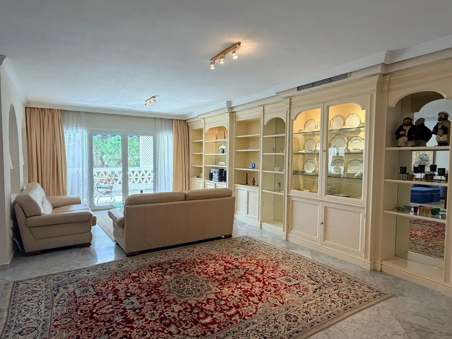Living room of Flat for rent in Marbella  with Air Conditioner, Terrace and Storage room