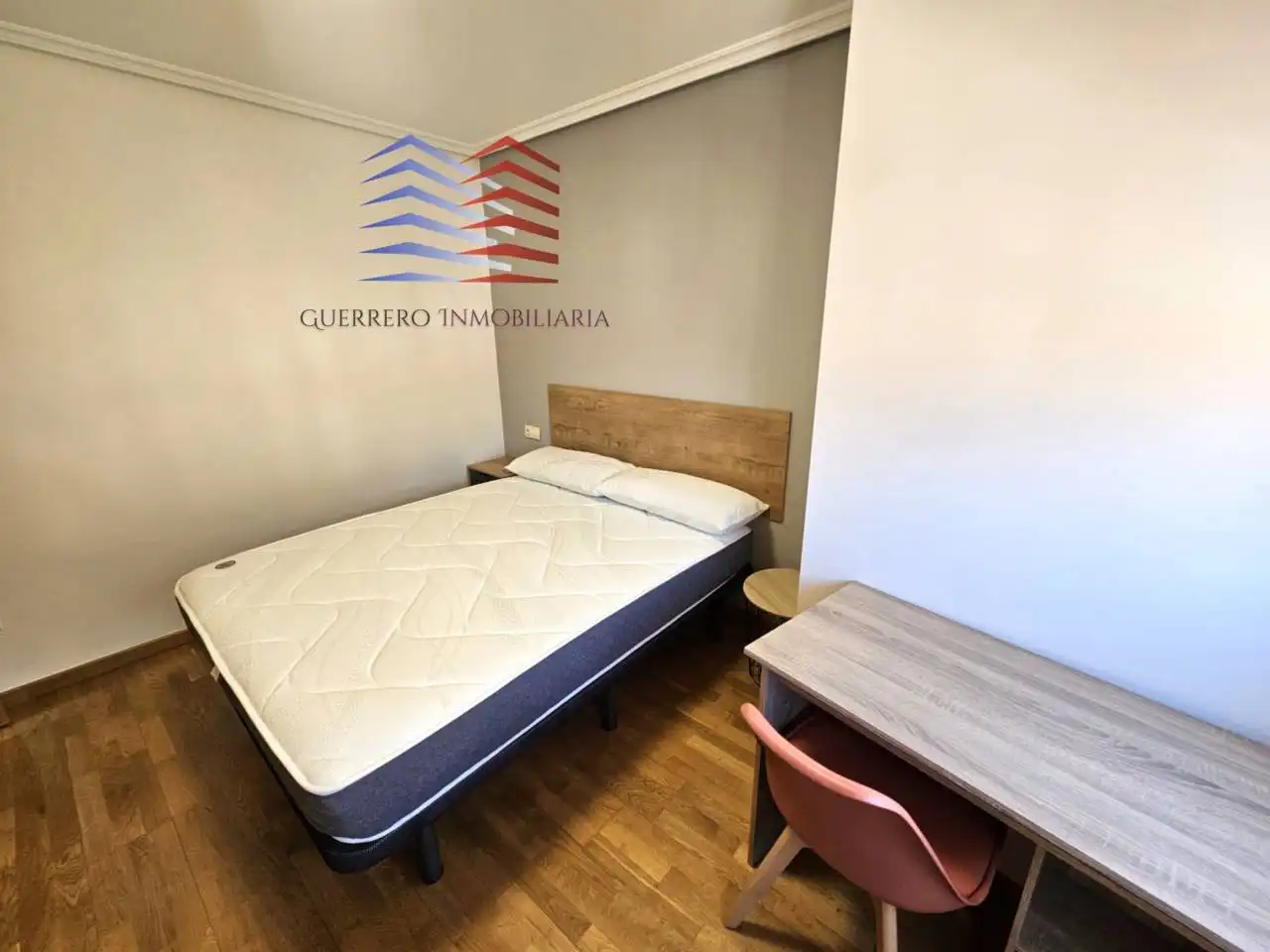 Schlafzimmer von Maisonette zur Miete in Ourense Capital  mit Heizung, Parkett und Möbliert
