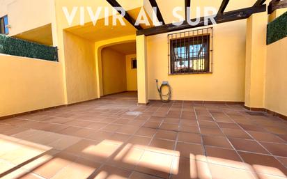 Exterior view of Single-family semi-detached for sale in Algeciras  with Air Conditioner, Private garden and Terrace