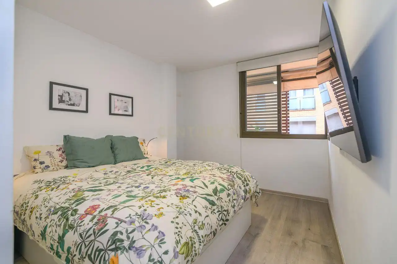 Habitación de Apartamento en venta en Molins de Rei con Aire acondicionado, Trastero y Balcón