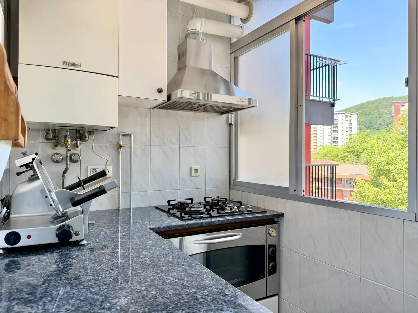 Küche von Wohnung zum Verkauf in Donostia - San Sebastián  mit Heizung, Terrasse und Möbliert