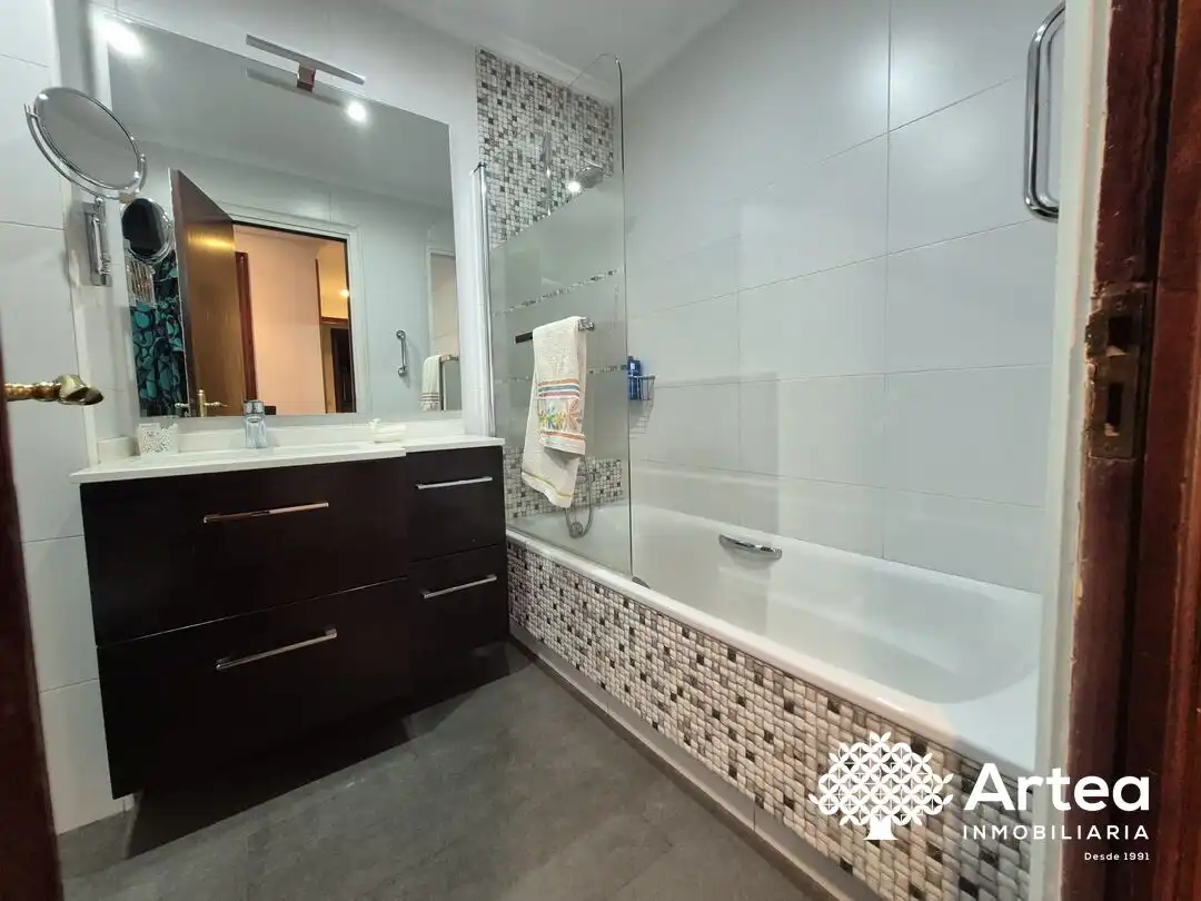 Bathroom of Flat for sale in Bilbao   with Heating