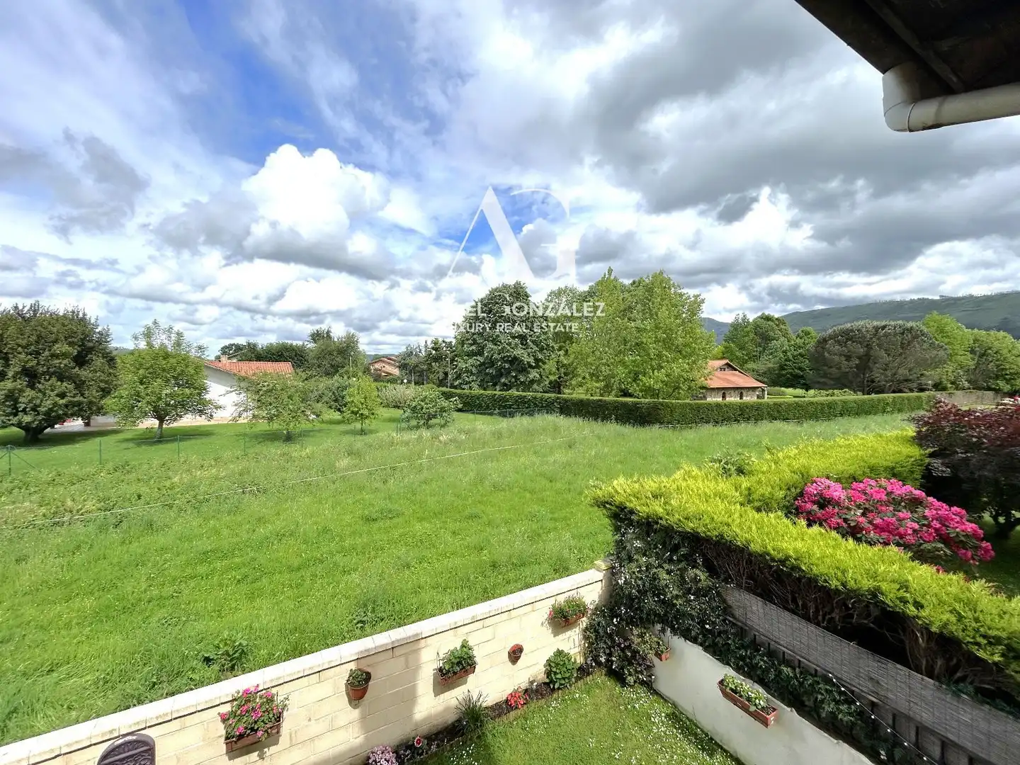 Jardín de Casa adosada en venta en Cabezón de la Sal con Calefacción, Jardín privado y Terraza