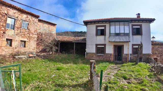 Casa-chalet en Venta en Calle Argilo, 35 en Brañosera