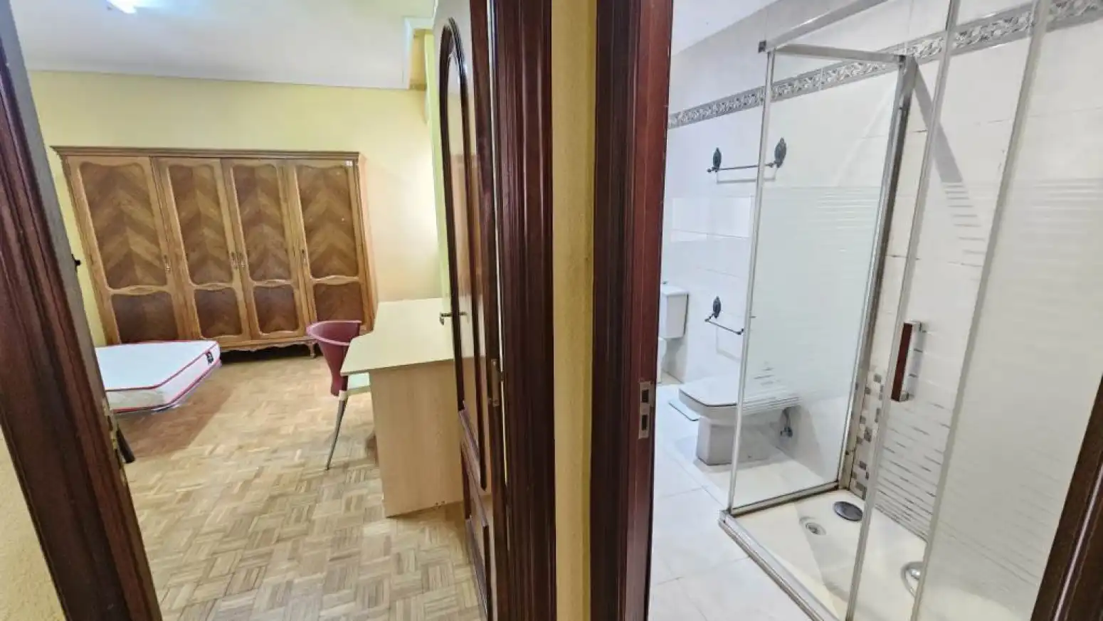 Baño de Piso de alquiler en Salamanca con Calefacción, Parquet y Terraza