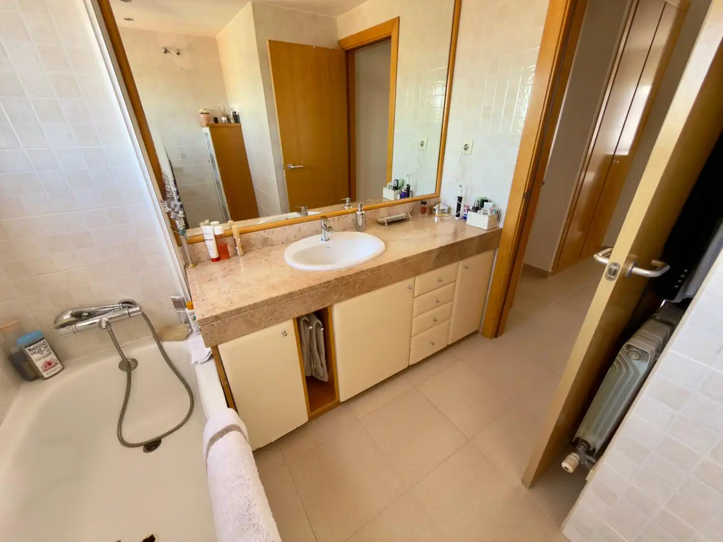 Baño de Ático en venta en Cornellà de Llobregat con Aire acondicionado, Calefacción y Parquet