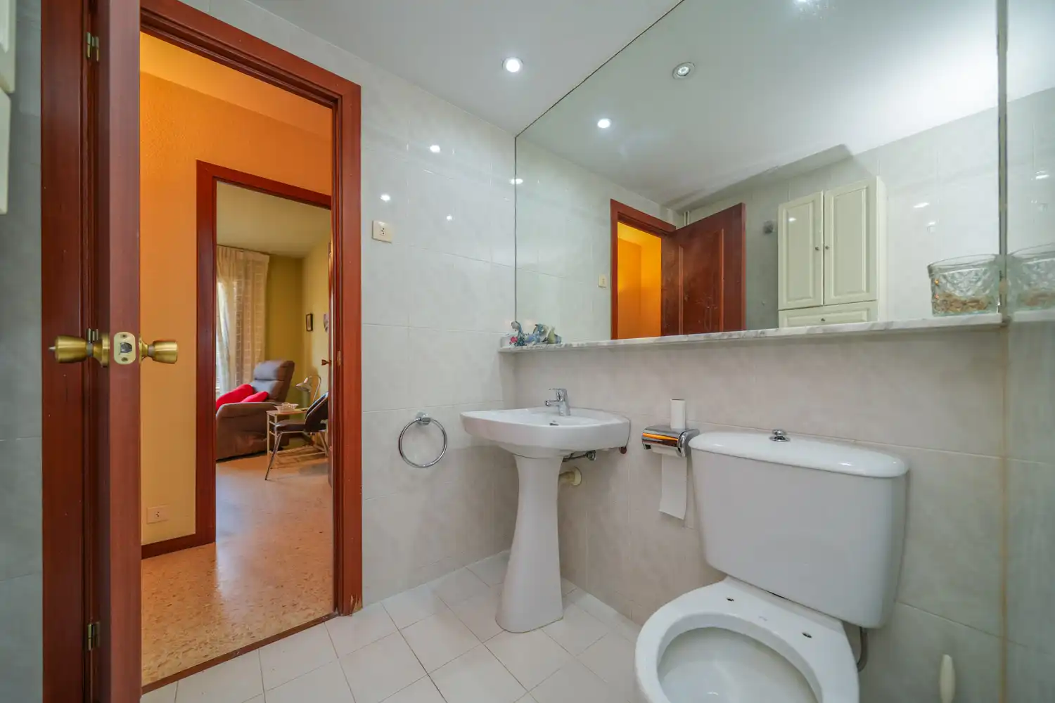 Baño de Piso en venta en Girona con Calefacción, Parquet y Terraza