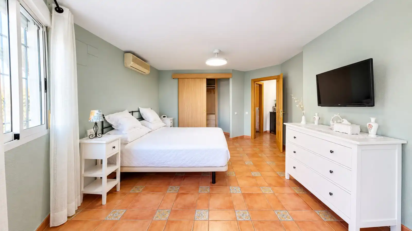 Dormitori de Casa o xalet en venda en Alicante / Alacant amb Aire condicionat, Calefacció i Terrassa