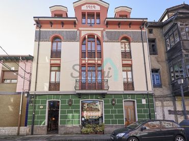 Locale commerciale in vendita a Sama