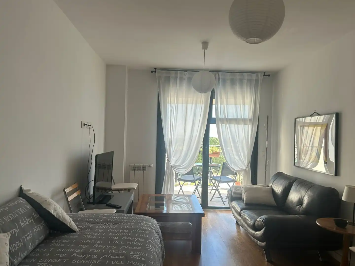 Sala d'estar de Apartament de lloguer en Madrid amb Calefacció, Jardí privat i Terrassa