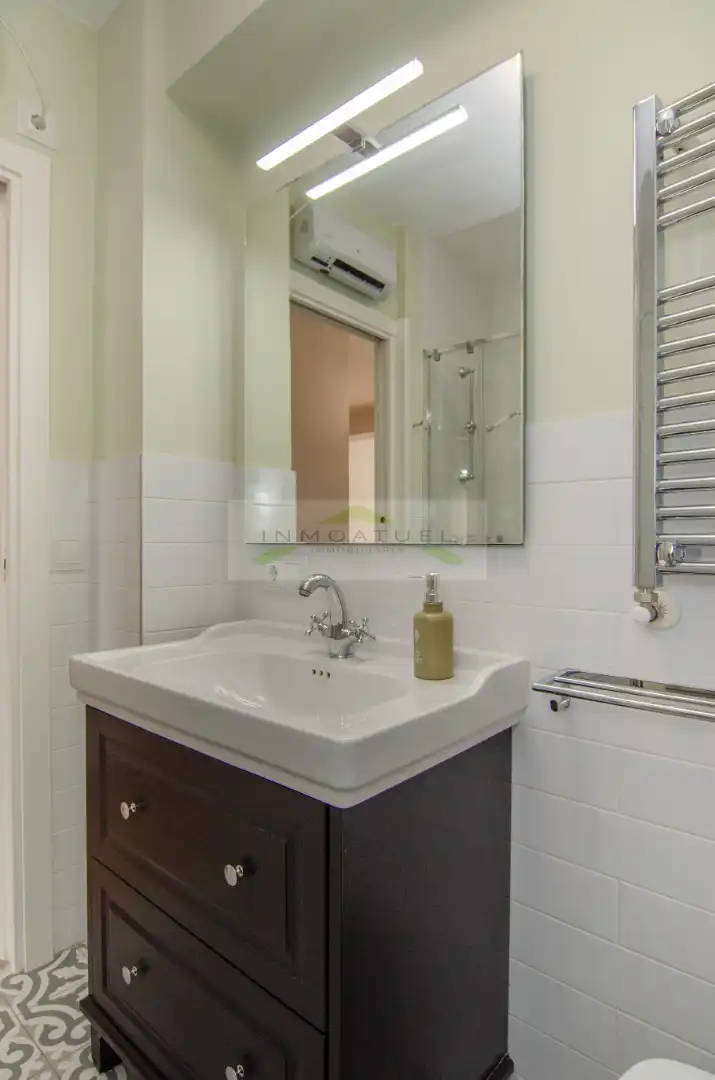 Badezimmer von Wohnung zum Verkauf in A Coruña Capital  mit Heizung, Ofen und Waschmaschine