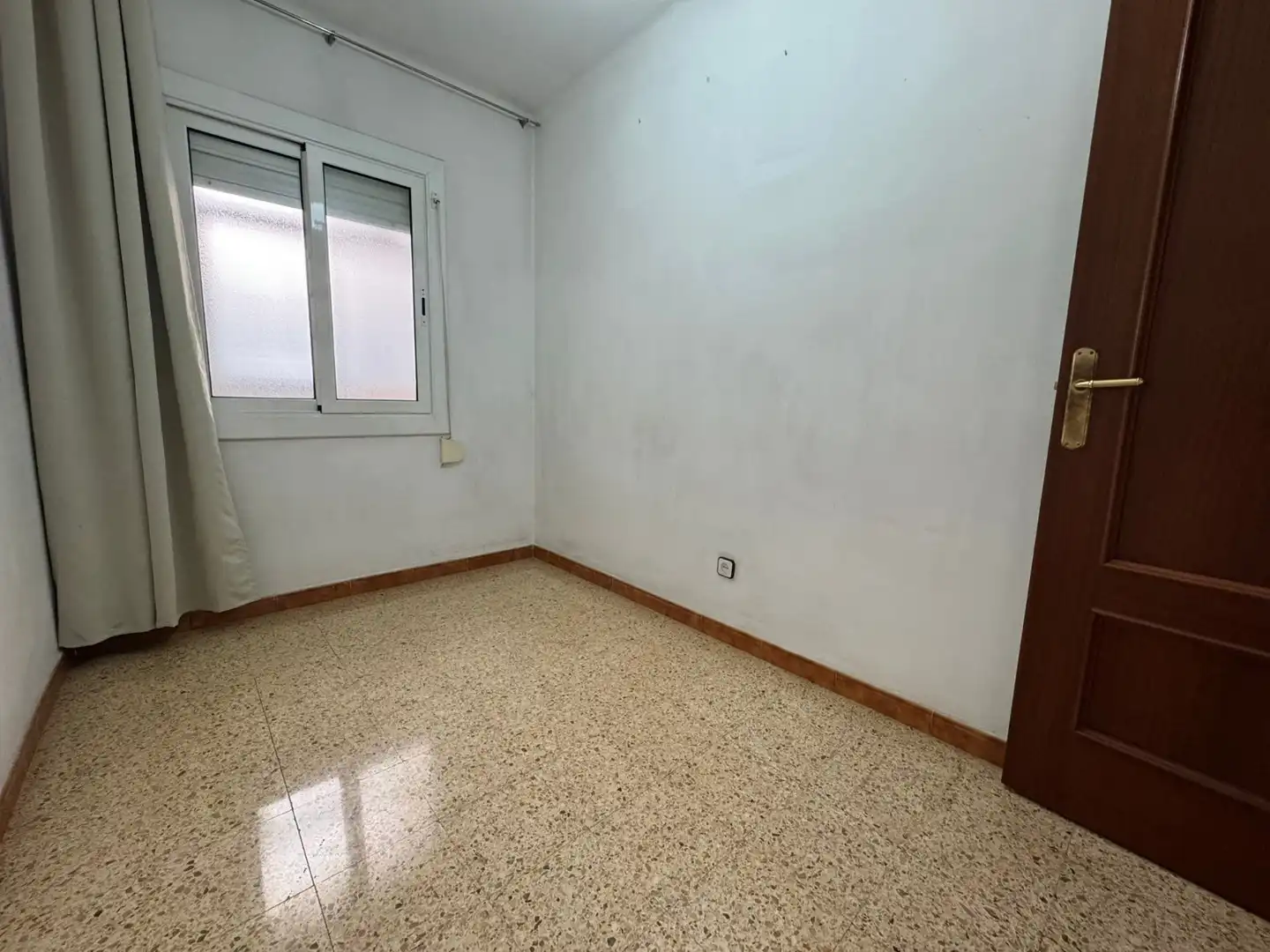 Habitación de Piso en venta en Cerdanyola del Vallès con Horno y Balcón