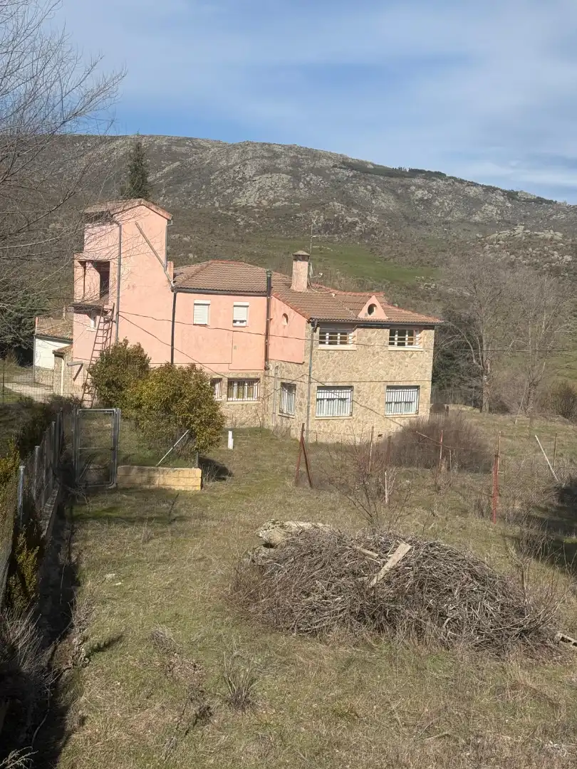 Vista exterior de Casa o chalet en venta en San Martín del Pimpollar con Calefacción, Jardín privado y Terraza