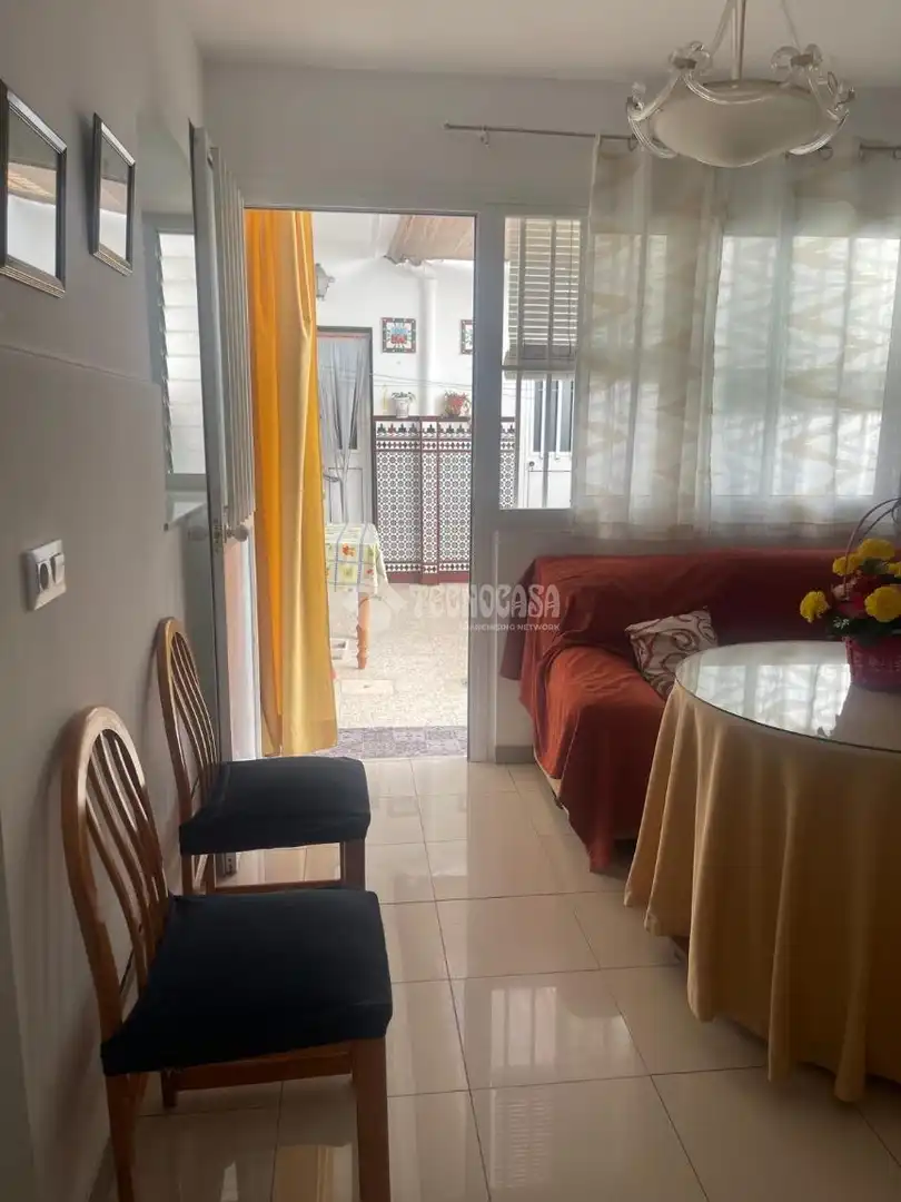 Dormitori de Casa adosada en venda en Sevilla amb Aire condicionat