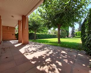 Garden of House or chalet for sale in  Logroño  with Air Conditioner, Terrace and Swimming Pool