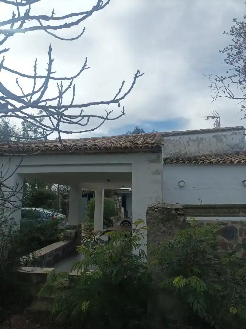 Vista exterior de Piso en venta en Chella con Jardín privado, Trastero y Piscina
