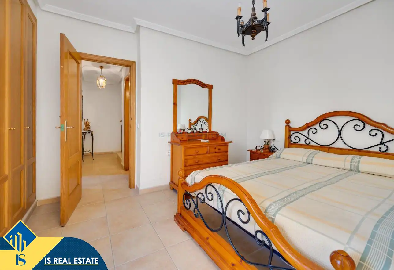 Dormitori de Casa adosada en venda en Torrevieja amb Aire condicionat, Calefacció i Terrassa