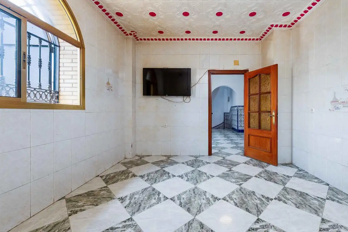 Casa adosada en venda en Sevilla amb Calefacció