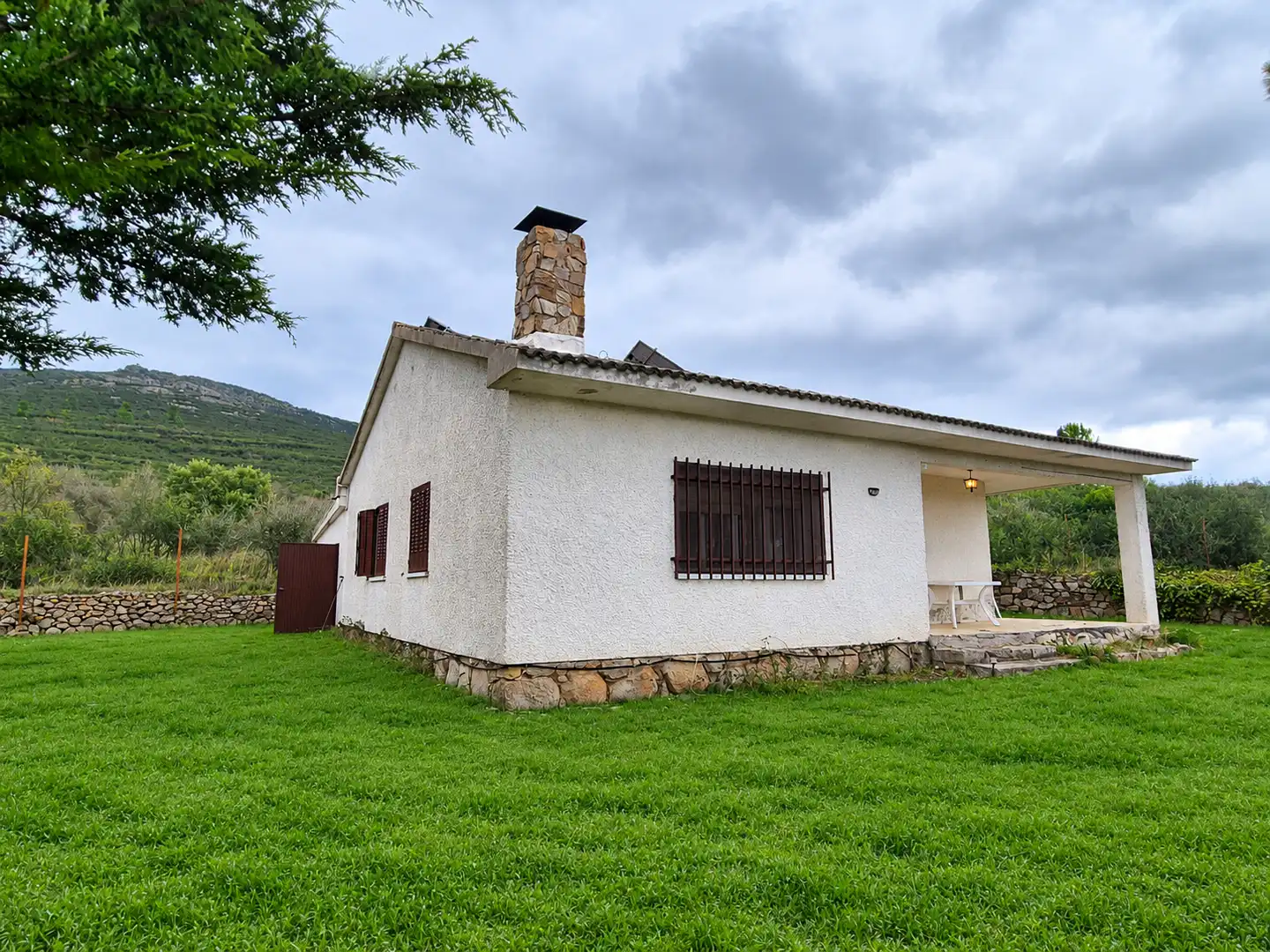 Vista exterior de Casa o chalet en venta en Berzosa del Lozoya con Jardín privado y Terraza