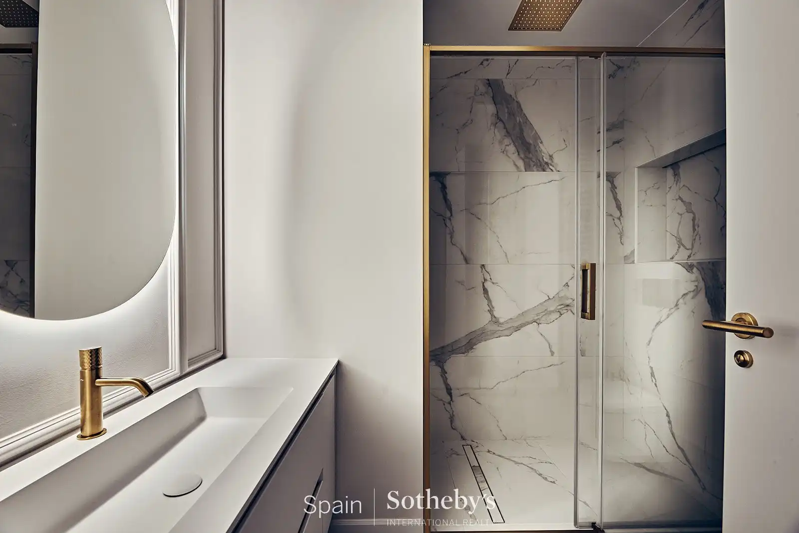 Bany de Apartament en venda en Madrid amb Aire condicionat