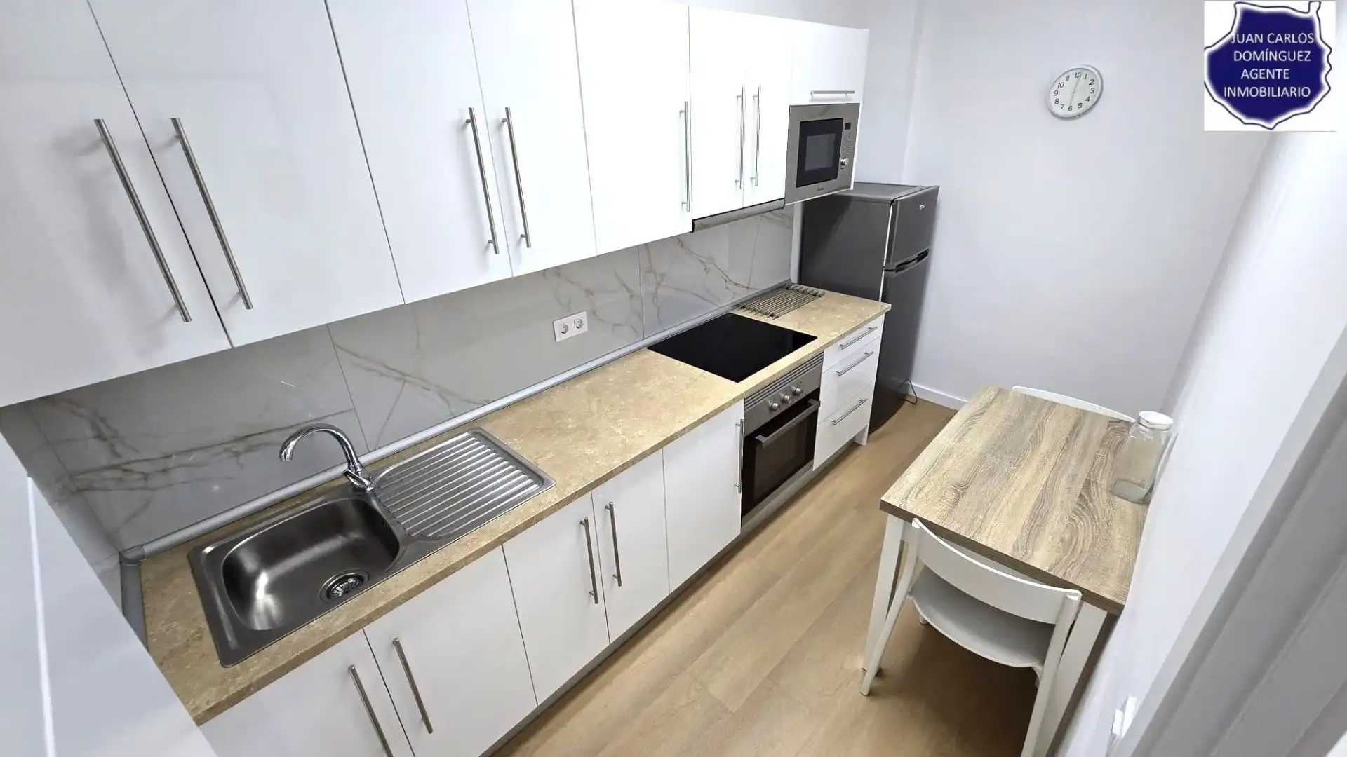 Cuina de Apartament de lloguer en Las Palmas de Gran Canaria amb Terrassa