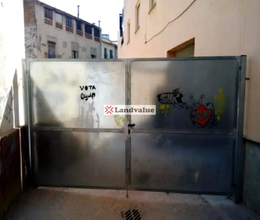 Terrenys i solars en venda a calle del Calvari 18,20,22