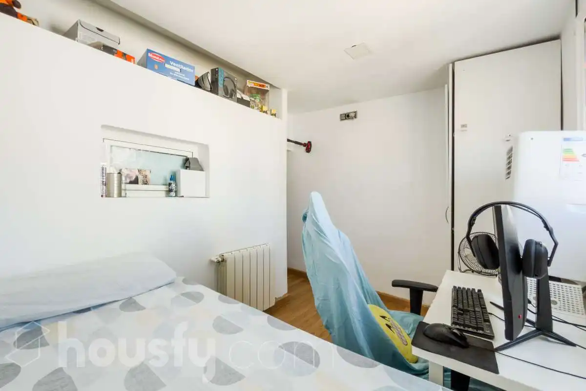 Bedroom of Houses for sale in Badalona  with Air Conditioner, Heating and Terrace