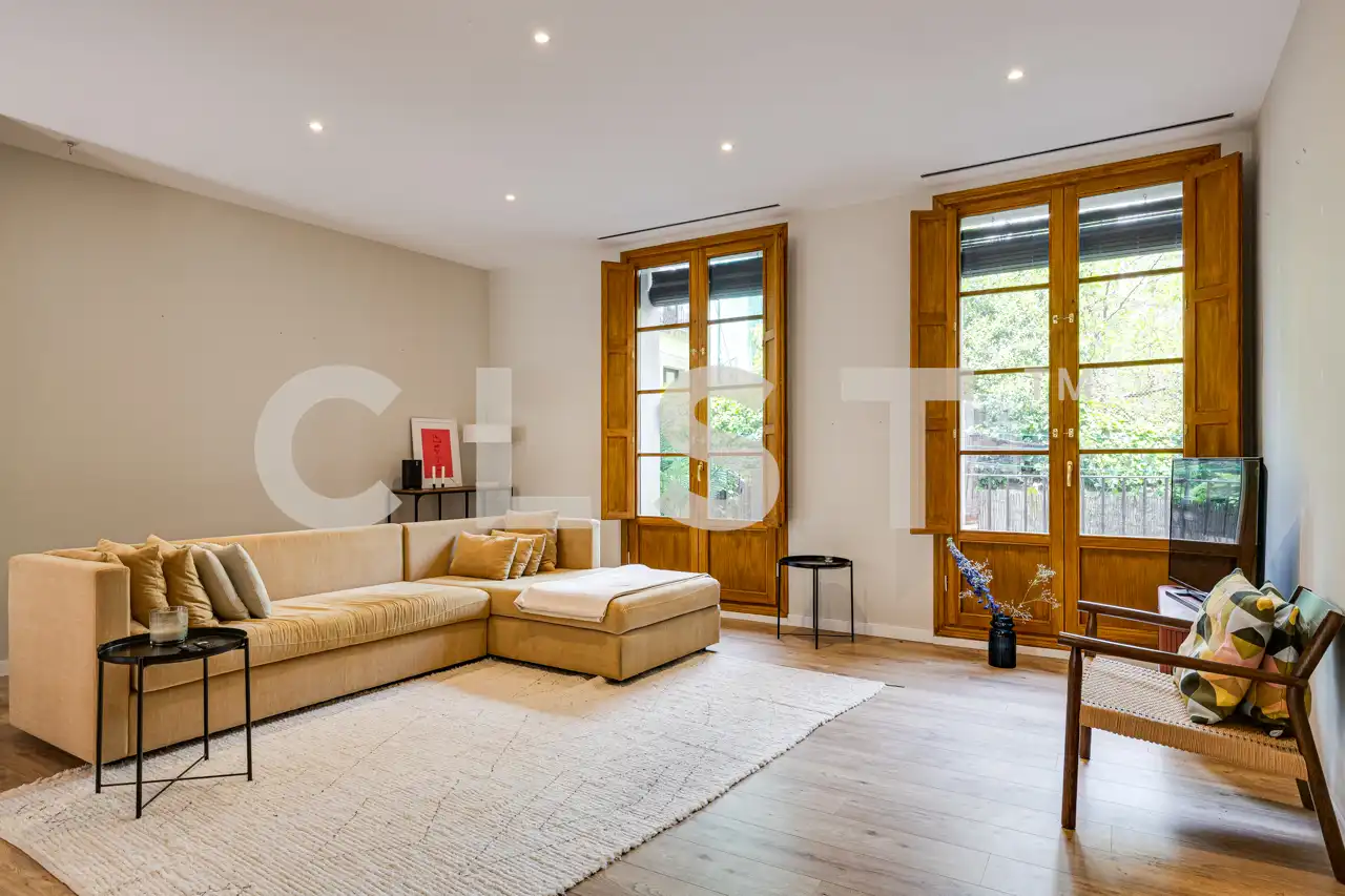 Apartament amb terrassa en venda a Carrer de Milans