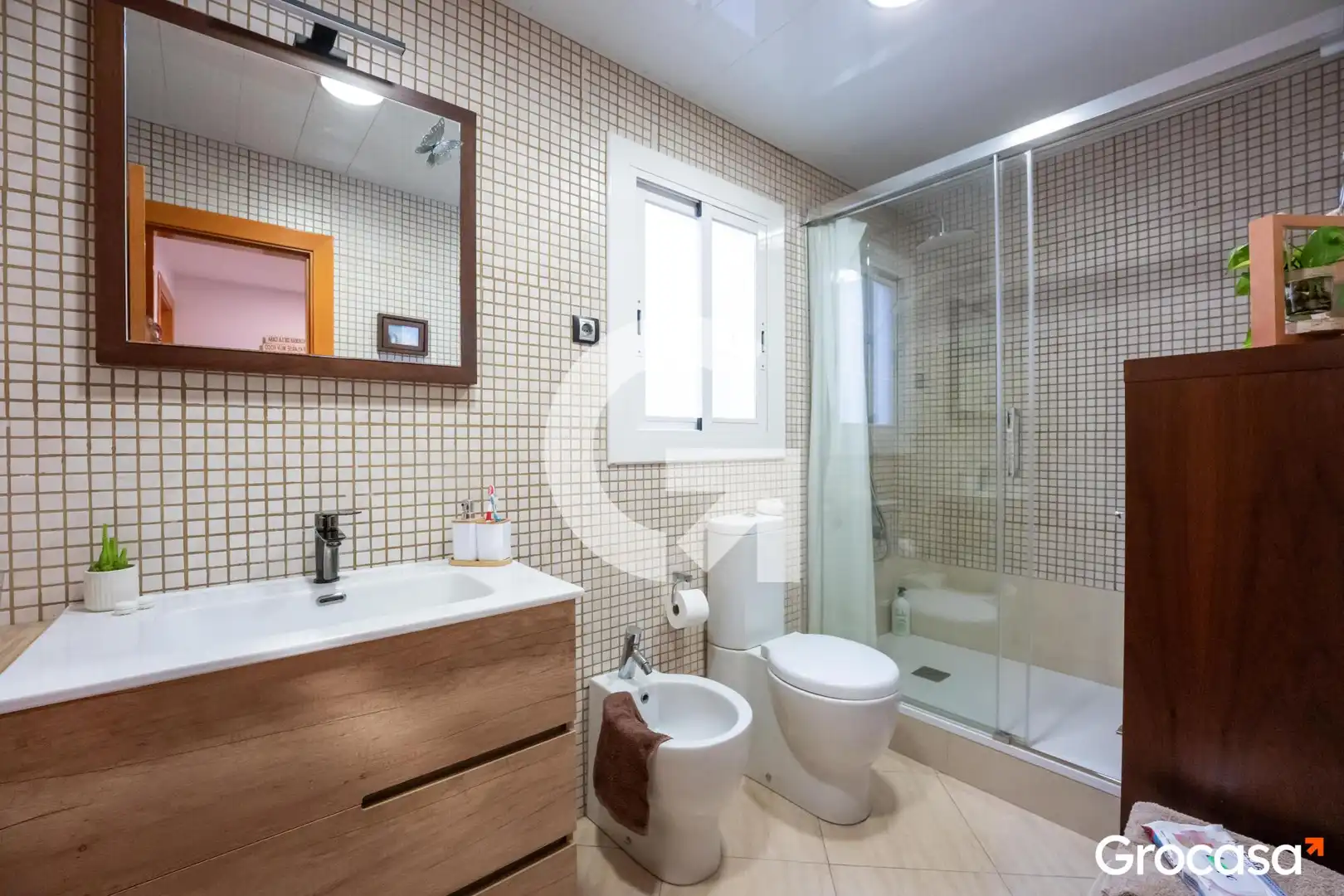 Badezimmer von Dachboden zum Verkauf in Cornellà de Llobregat mit Klimaanlage, Heizung und Terrasse