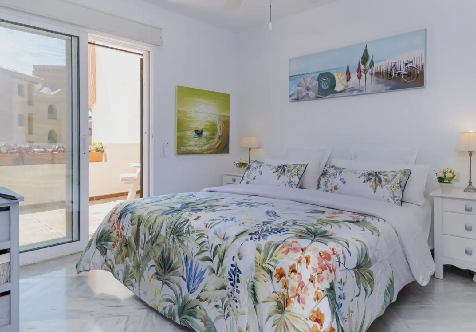 Bedroom of Detached homes for sale in Estepona  with Air Conditioner, Heating and Terrace