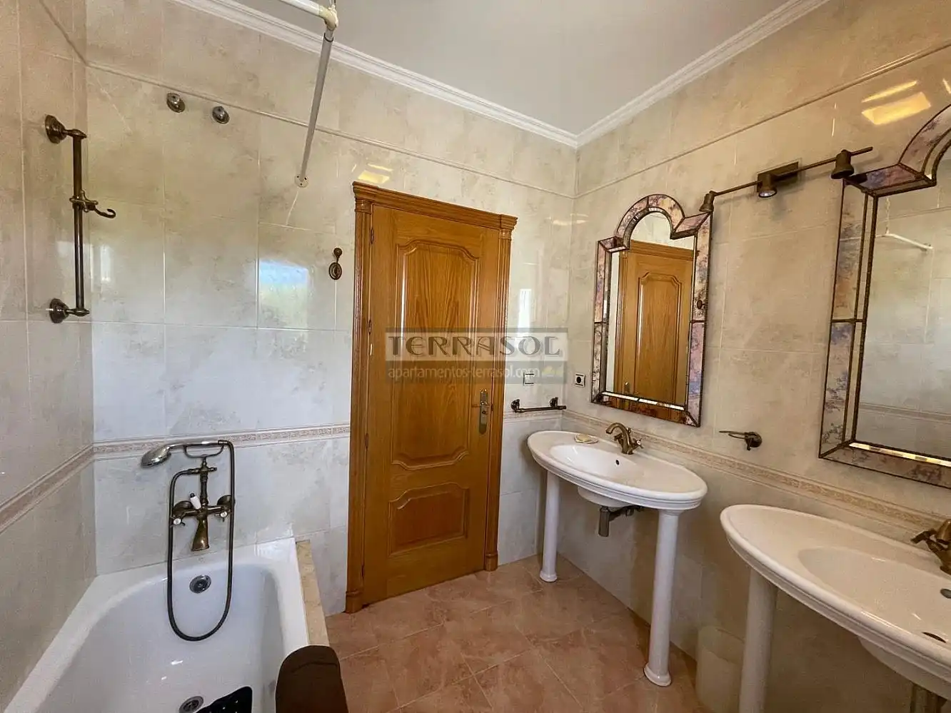 Bany de Casa o xalet en venda en Vélez-Málaga amb Aire condicionat, Calefacció i Terrassa
