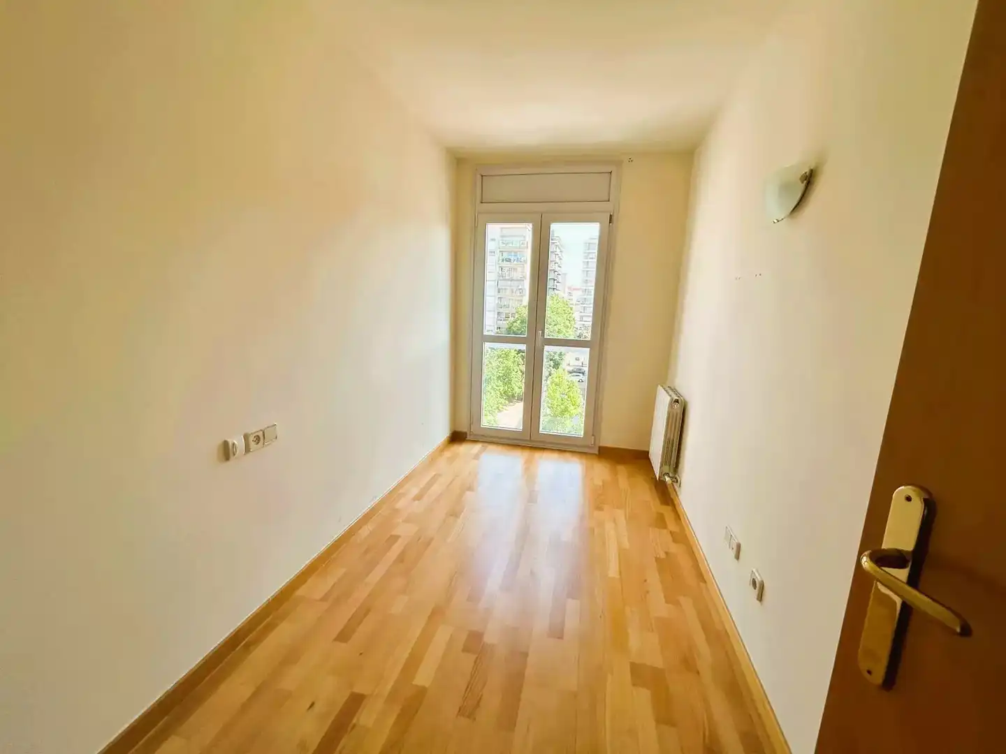 Schlafzimmer von Wohnung zur Miete in Girona mit Klimaanlage, Heizung und Parkett