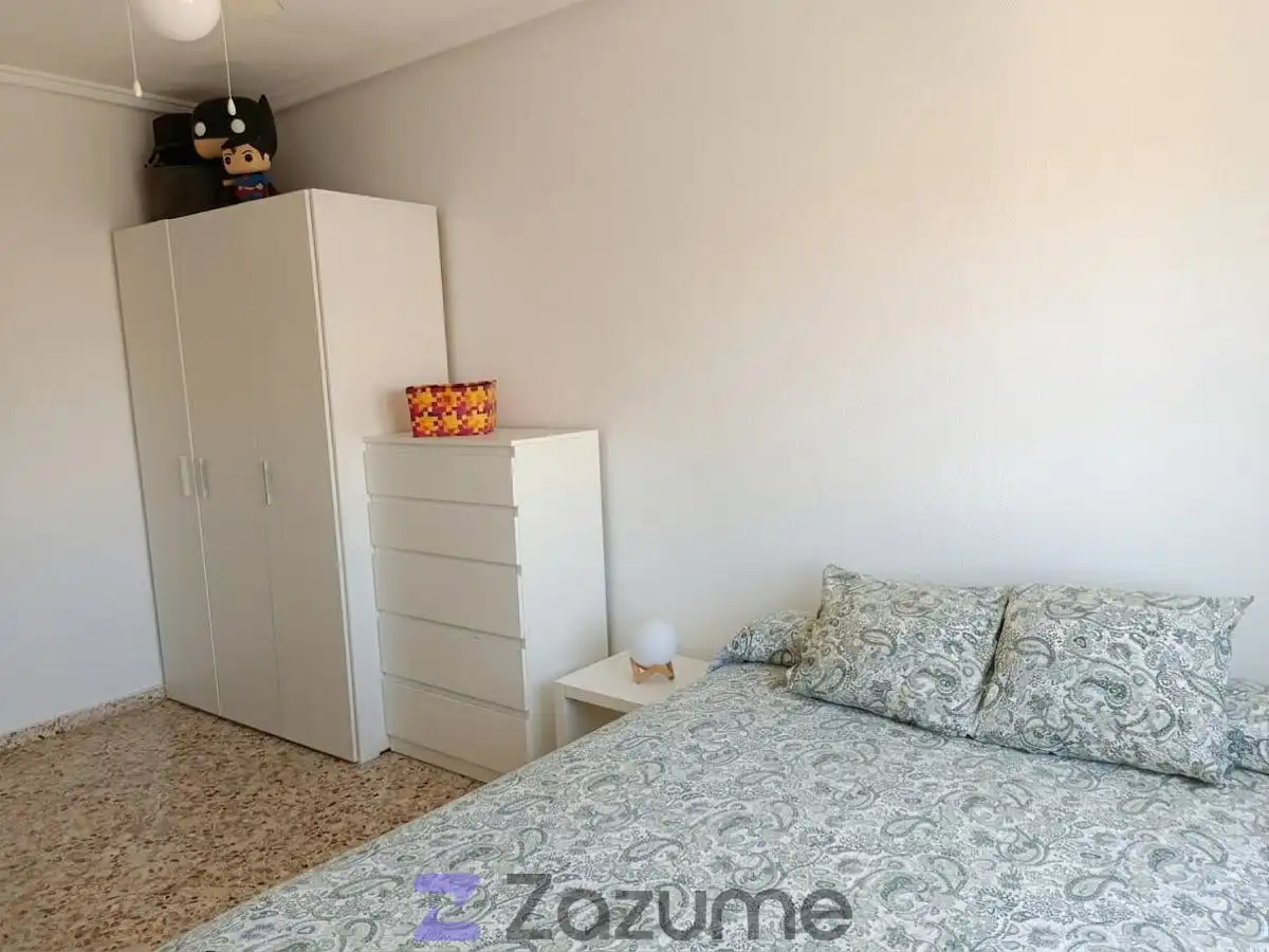 Habitación de Piso de alquiler en Catral con Aire acondicionado, Horno y Balcón