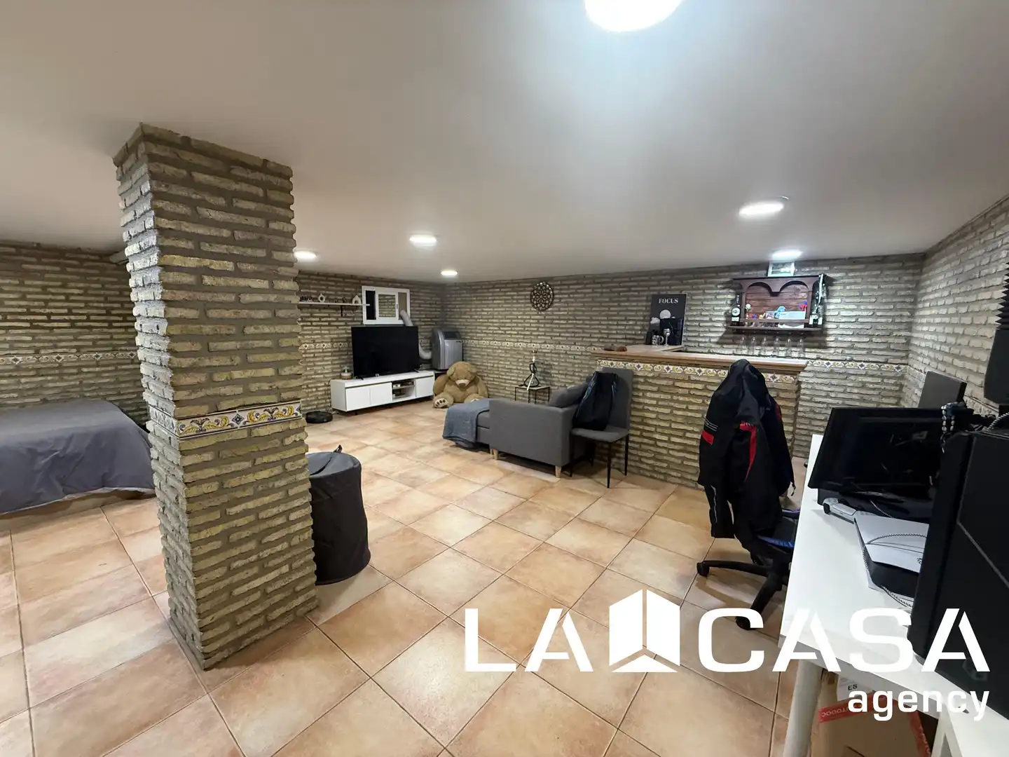 Detached homes for sale in Dos Hermanas  with Air Conditioner, Terrace and Storage room