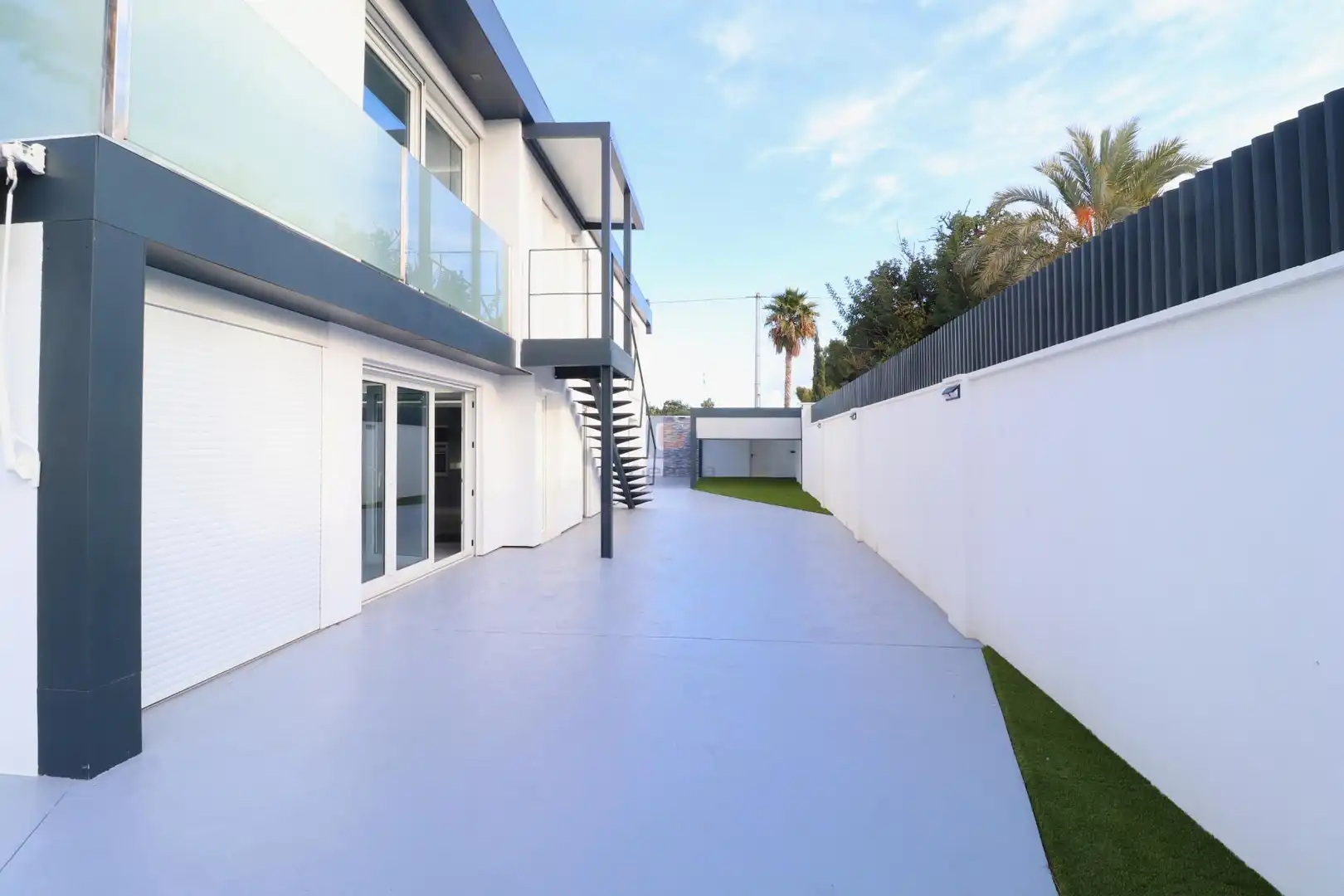 Exterior view of Houses for sale in El Campello  with Air Conditioner, Private garden and Terrace