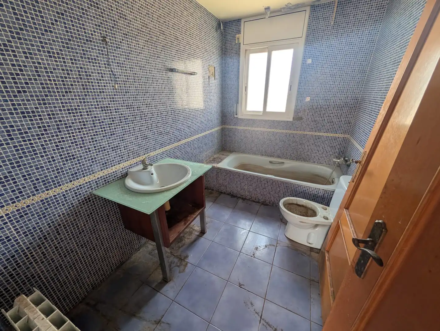 Baño de Casa o chalet en venta en El Vendrell con Jardín privado, Terraza y Piscina