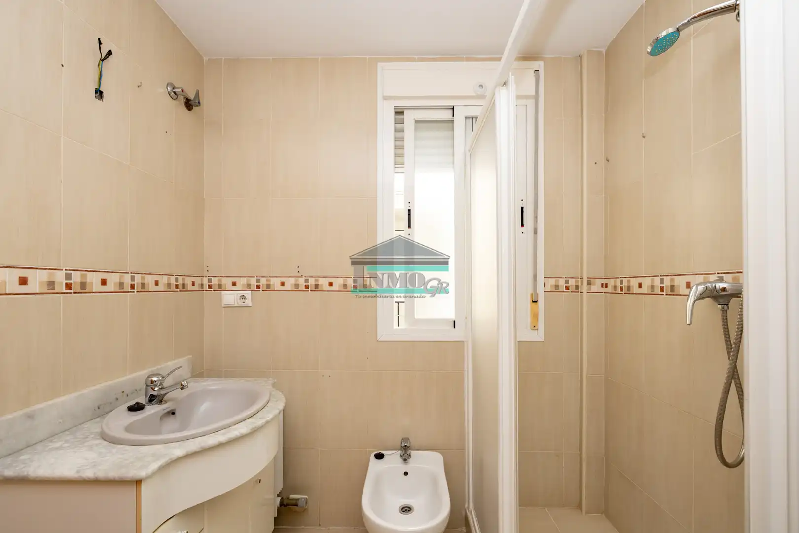 Badezimmer von Wohnung zum Verkauf in Armilla mit Heizung, Terrasse und Balkon