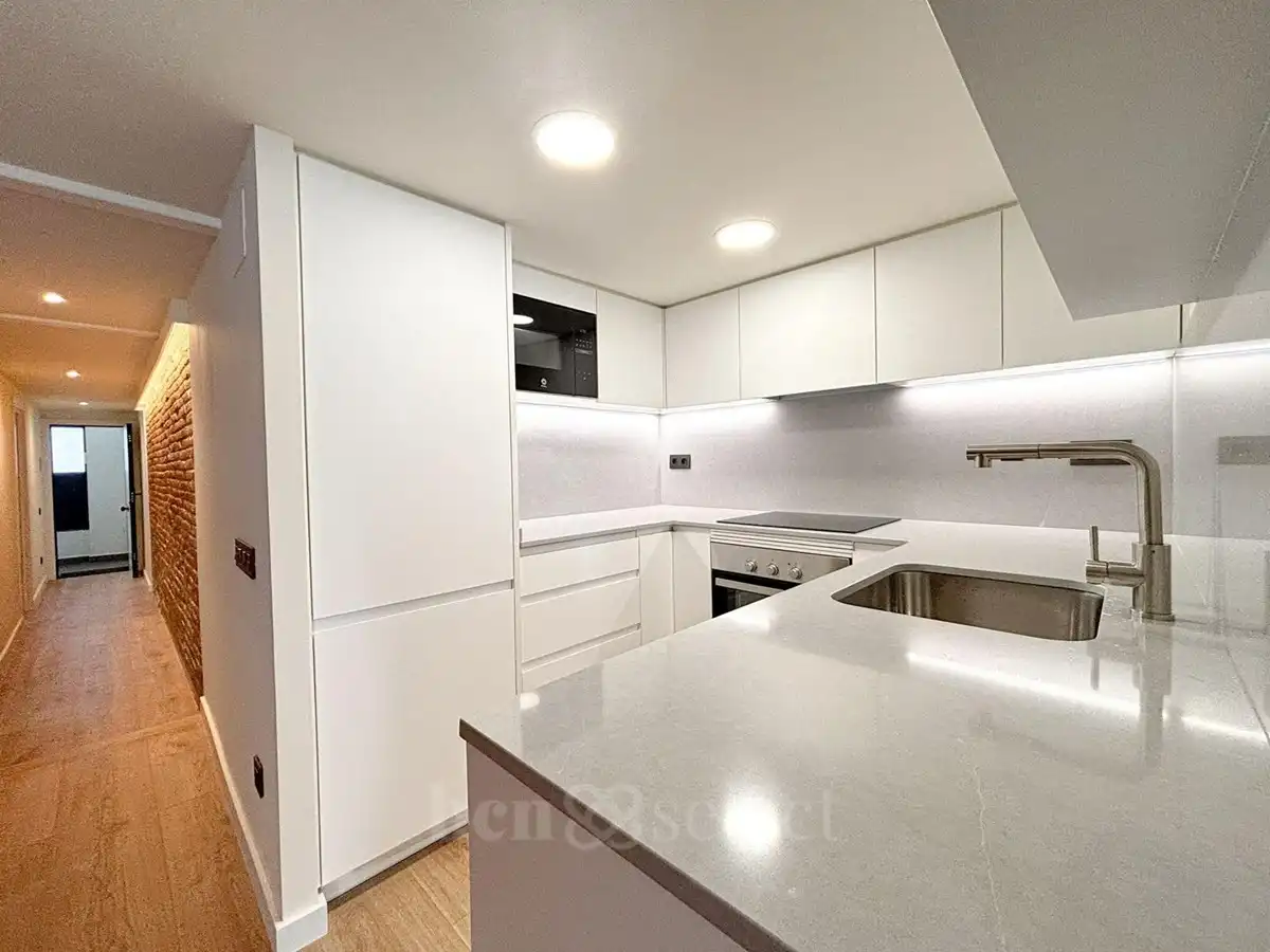 Kitchen of Duplexes for sale in Barcelona  with Air Conditioner, Heating and Private garden