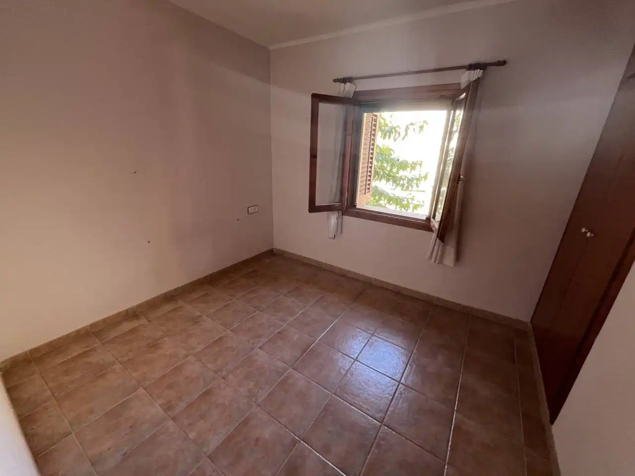 Dormitori de Casa o xalet en venda en Castelserás amb Calefacció, Terrassa i Moblat