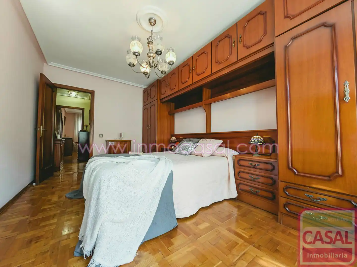 Dormitori de Pis en venda en Gijón  amb Calefacció
