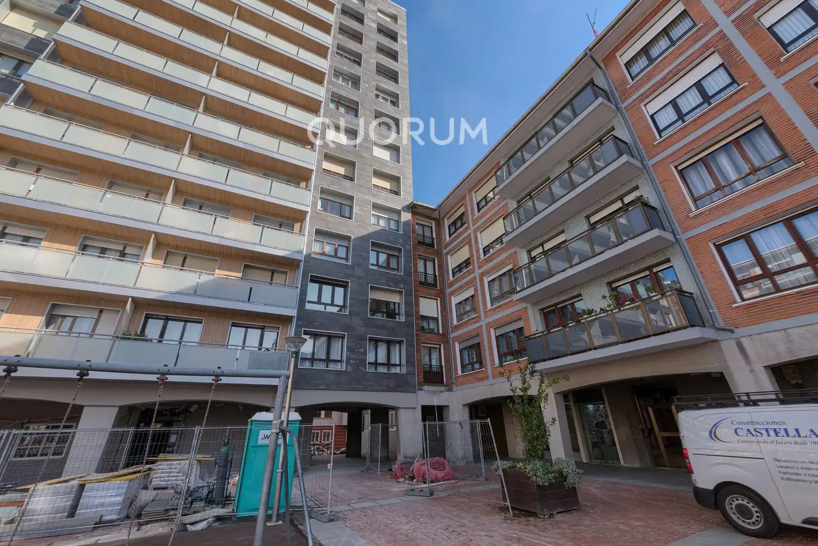 Außenansicht von Wohnung zum Verkauf in Basauri  mit Heizung und Möbliert