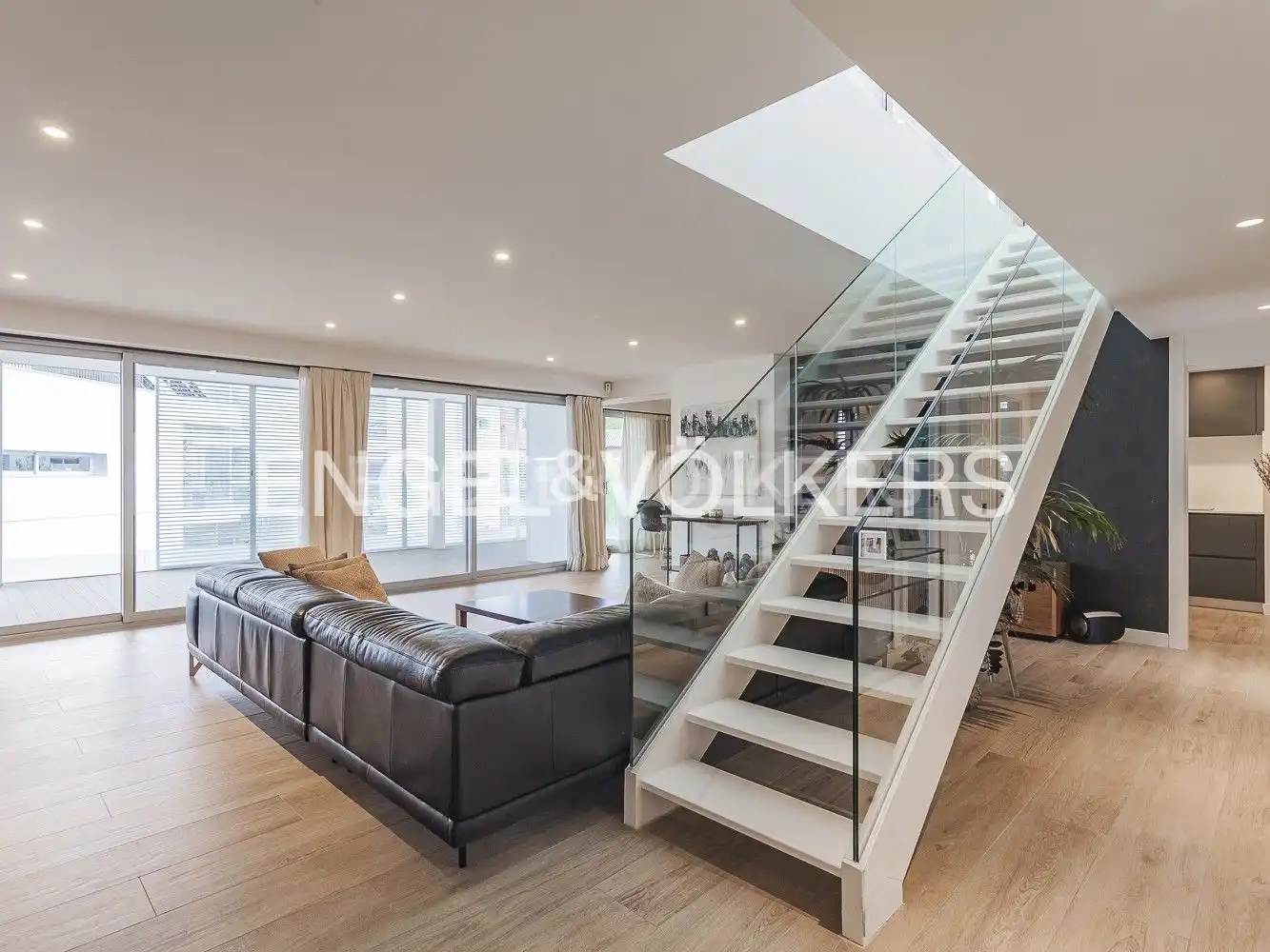 Sala de estar de Ático en venta en Sant Cugat del Vallès con Aire acondicionado, Calefacción y Jardín privado