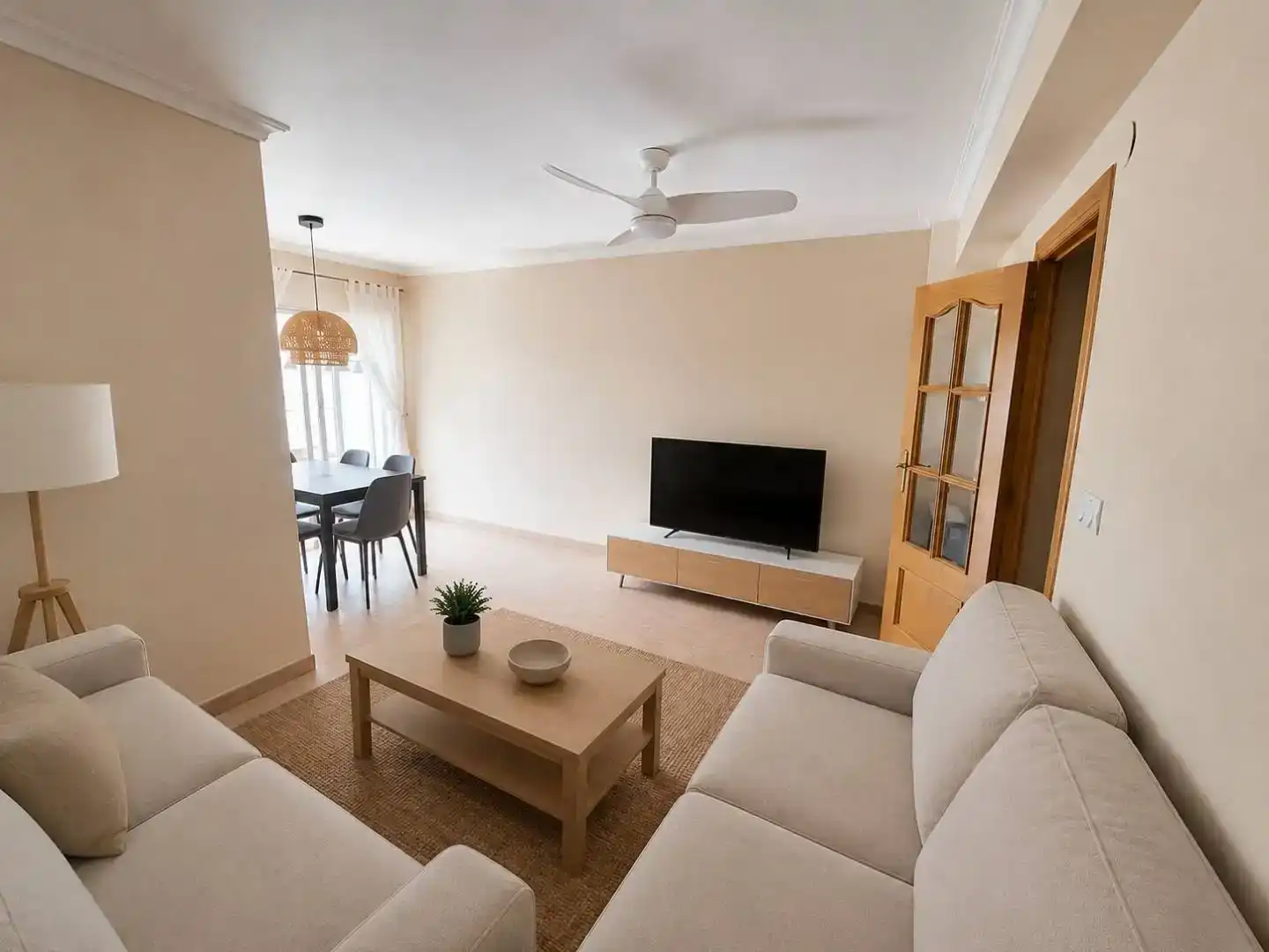 Living room of Flat for sale in  Valencia Capital  with Air Conditioner and Balcony