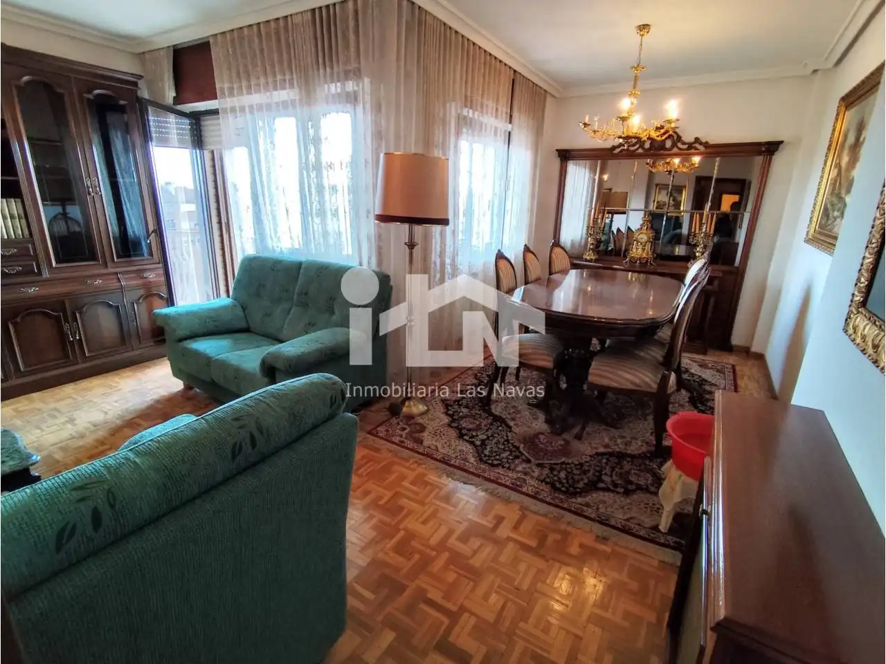 Sala de estar de Piso en venta en Las Navas del Marqués  con Calefacción, Parquet y Terraza