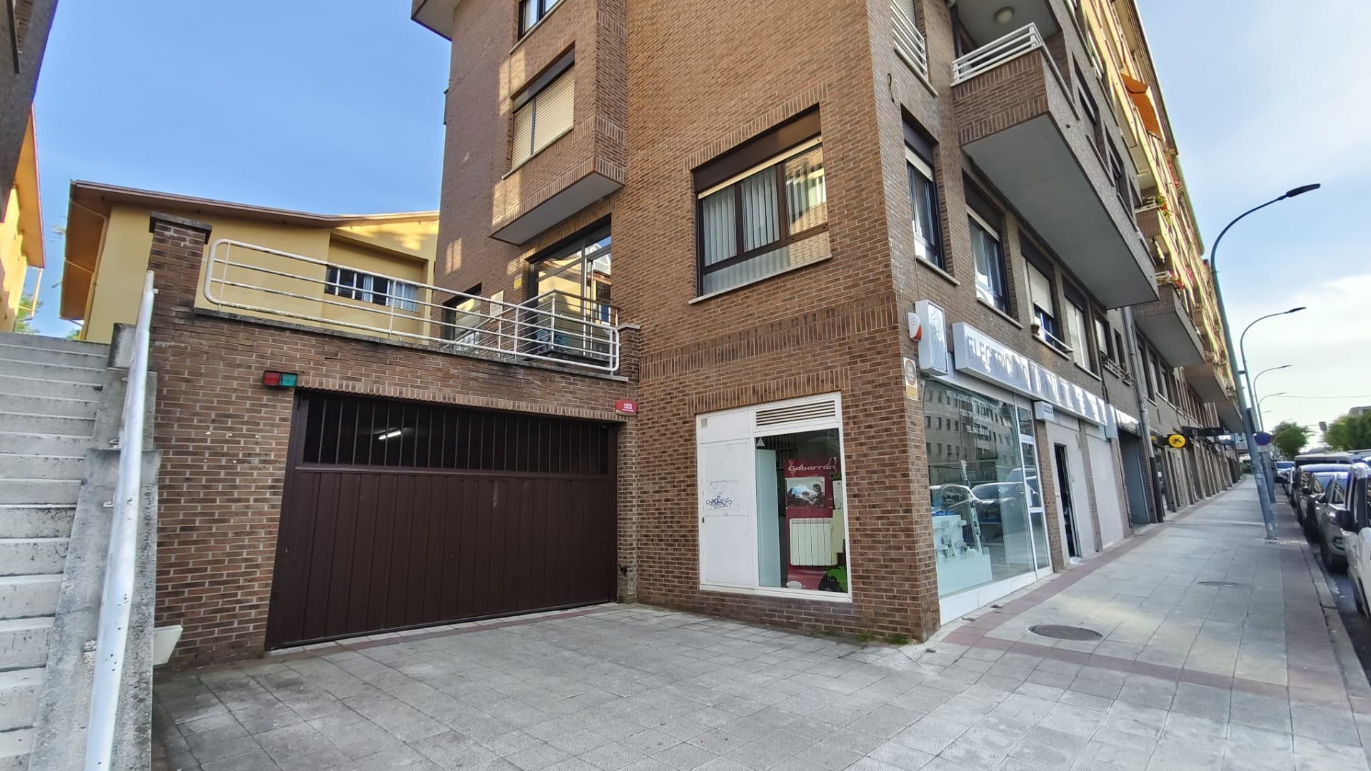Exterior view of Garage for sale in Urnieta